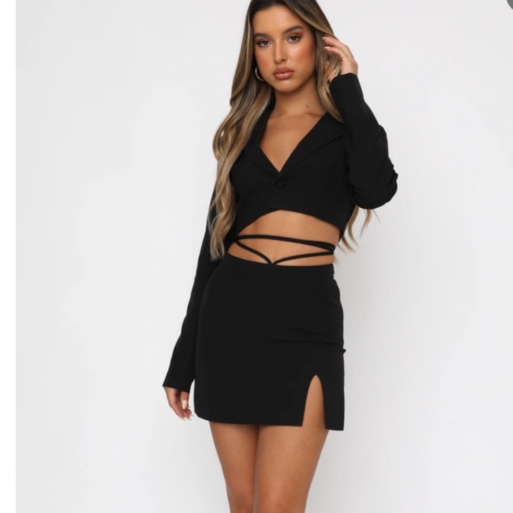 NWT Whitefox Boutique Loose Ends Mini Skirt. Size MEDIUM